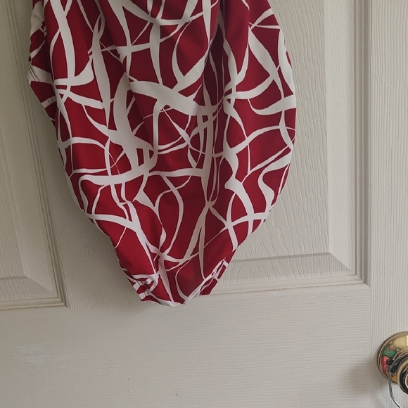 Jantzen One Piece Swimsuit in Red and White - Picture 6 of 7